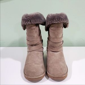 Lamo "Ugg" Style Boots in Gray/Mushroom Color, Size 9
